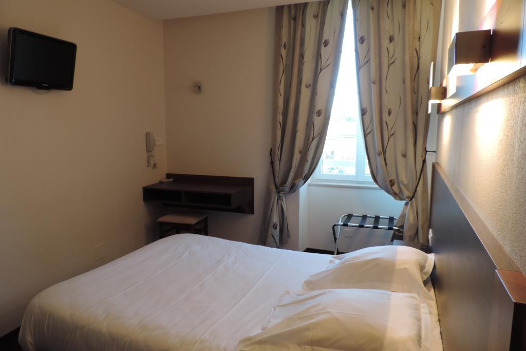 Hotel De France اسباليون المظهر الخارجي الصورة